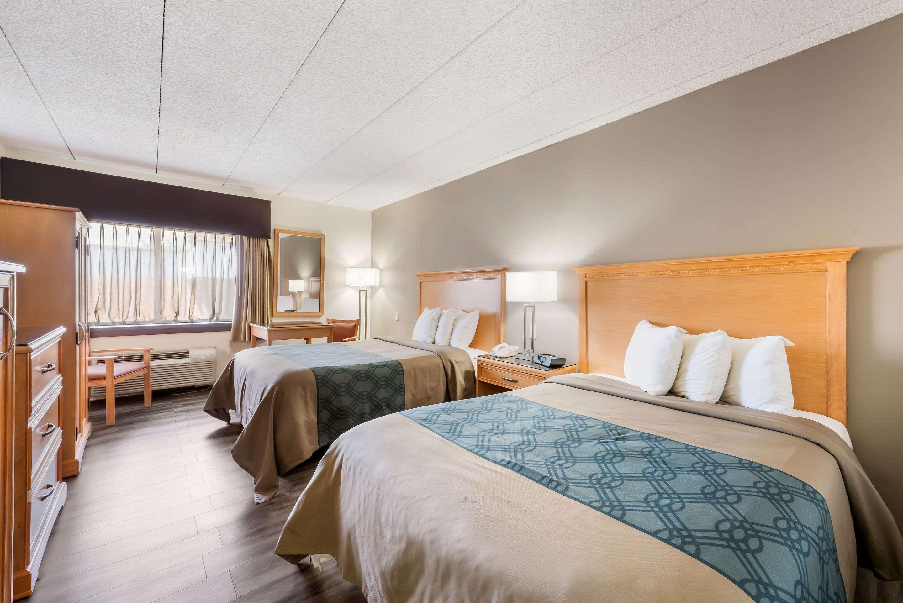 Econo Lodge Квакертаун Экстерьер фото