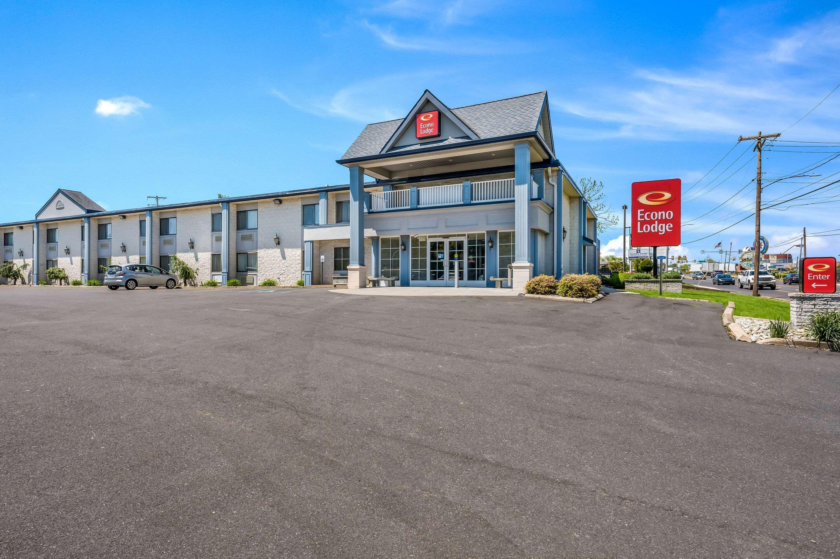 Econo Lodge Квакертаун Экстерьер фото