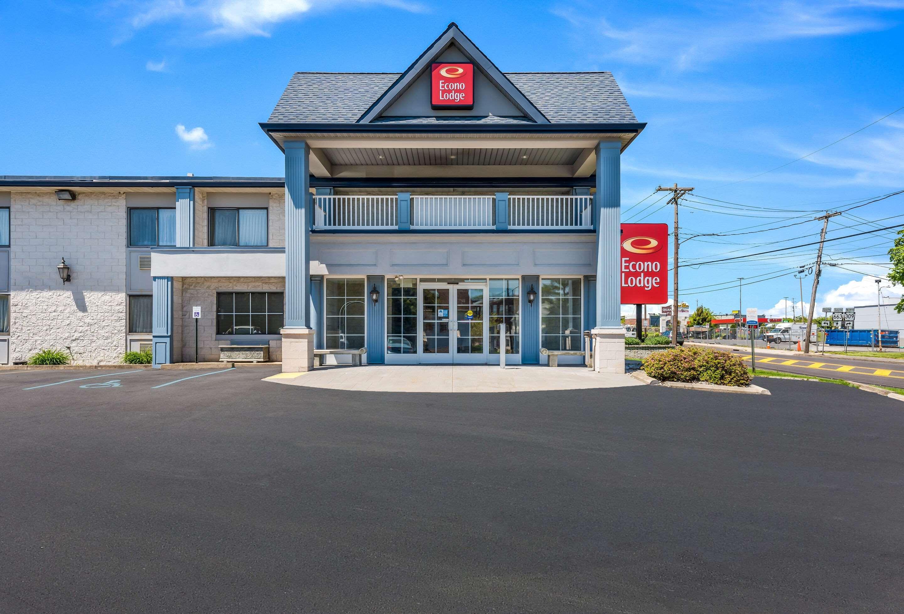 Econo Lodge Квакертаун Экстерьер фото