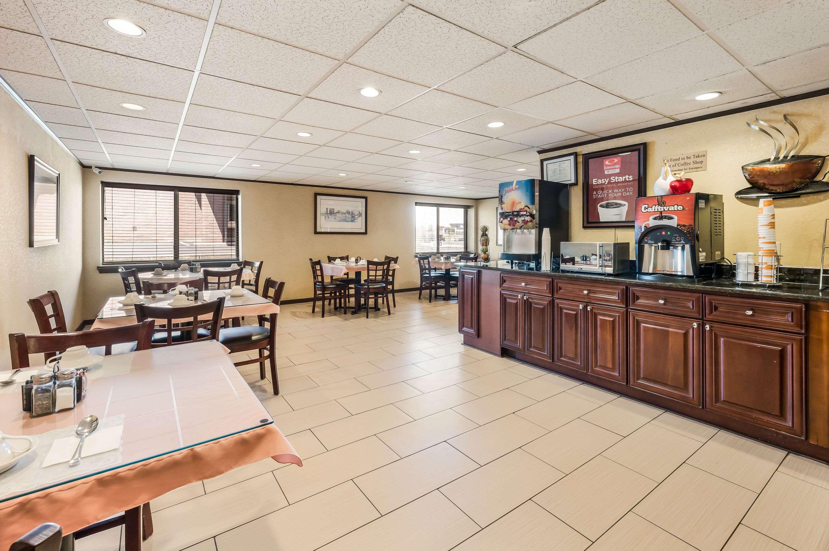 Econo Lodge Квакертаун Экстерьер фото