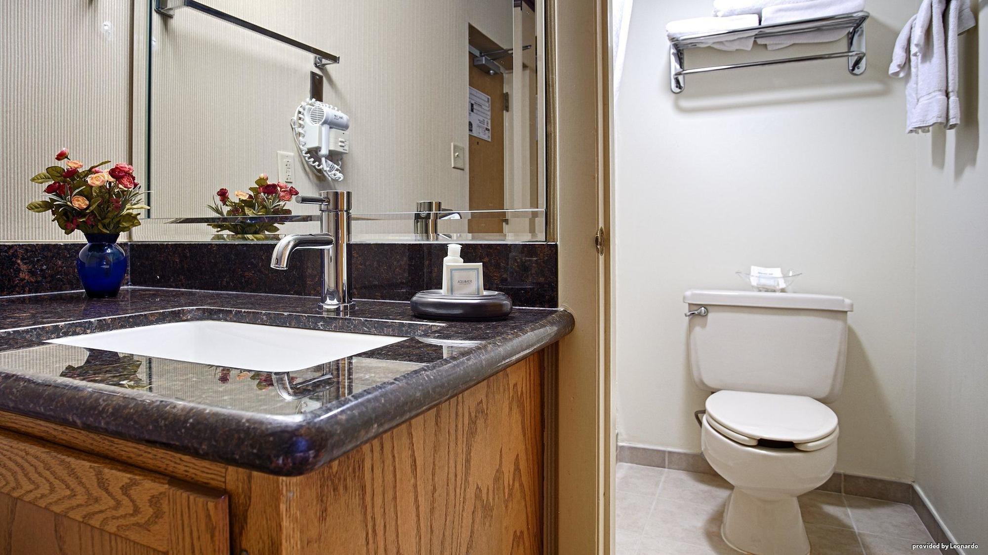 Econo Lodge Квакертаун Экстерьер фото