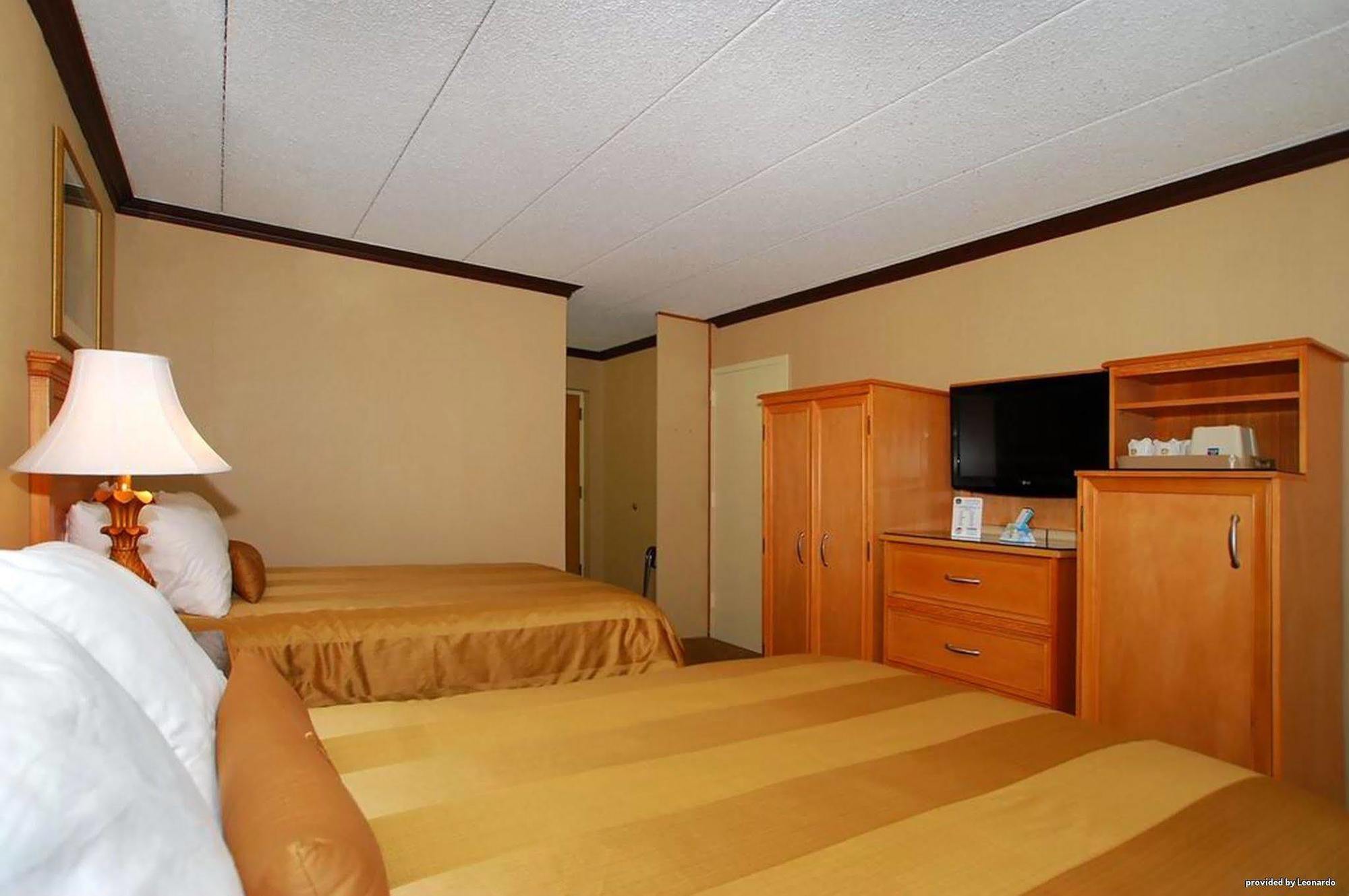 Econo Lodge Квакертаун Экстерьер фото