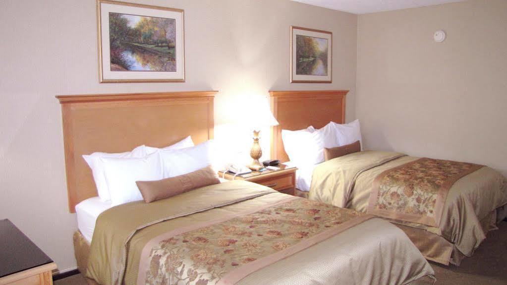 Econo Lodge Квакертаун Экстерьер фото